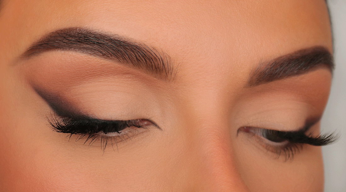 FOXY Eye Makeup Tutorial using White Eyeliner 